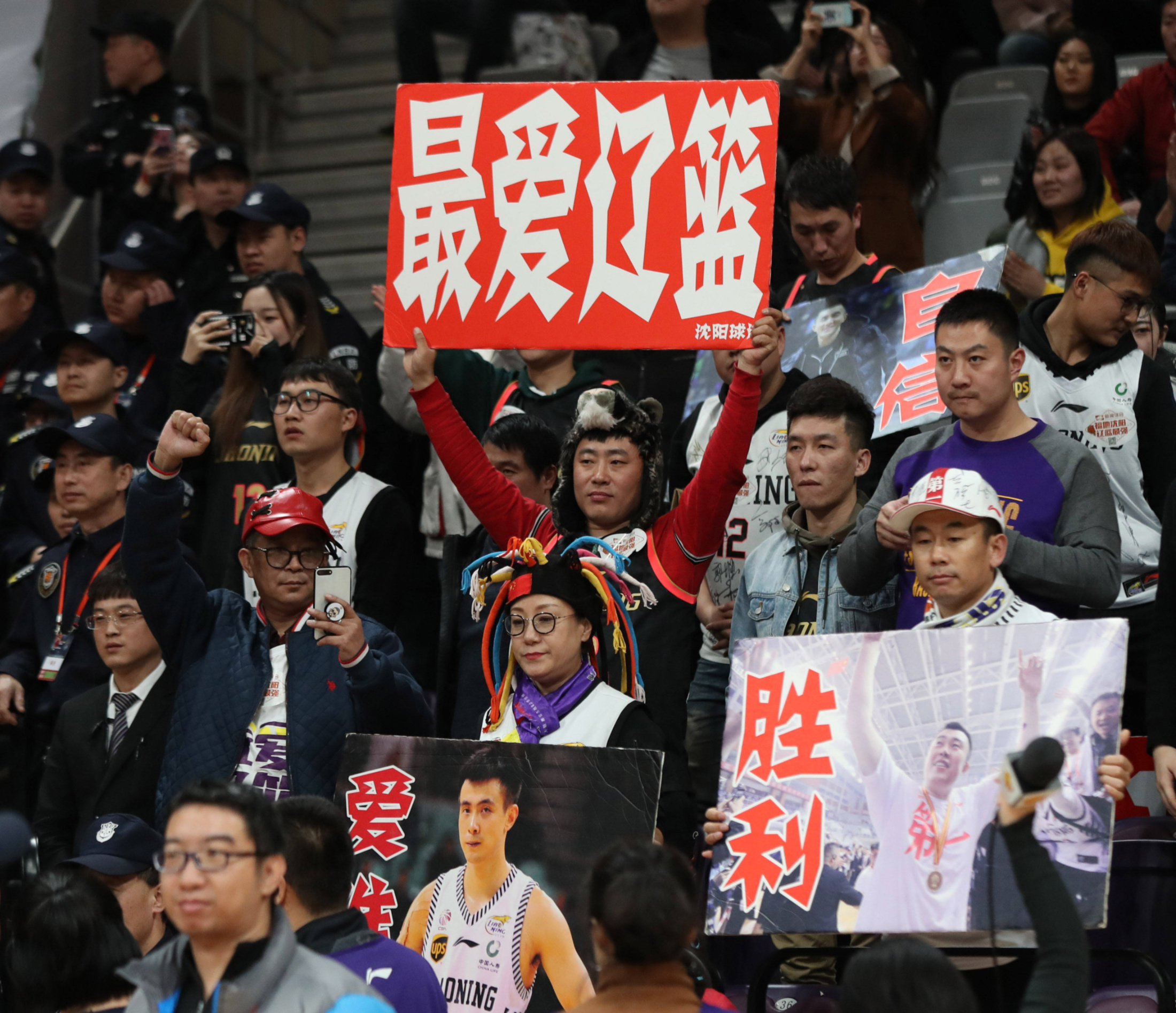 辽宁男篮遭遇挑战与河南队激战