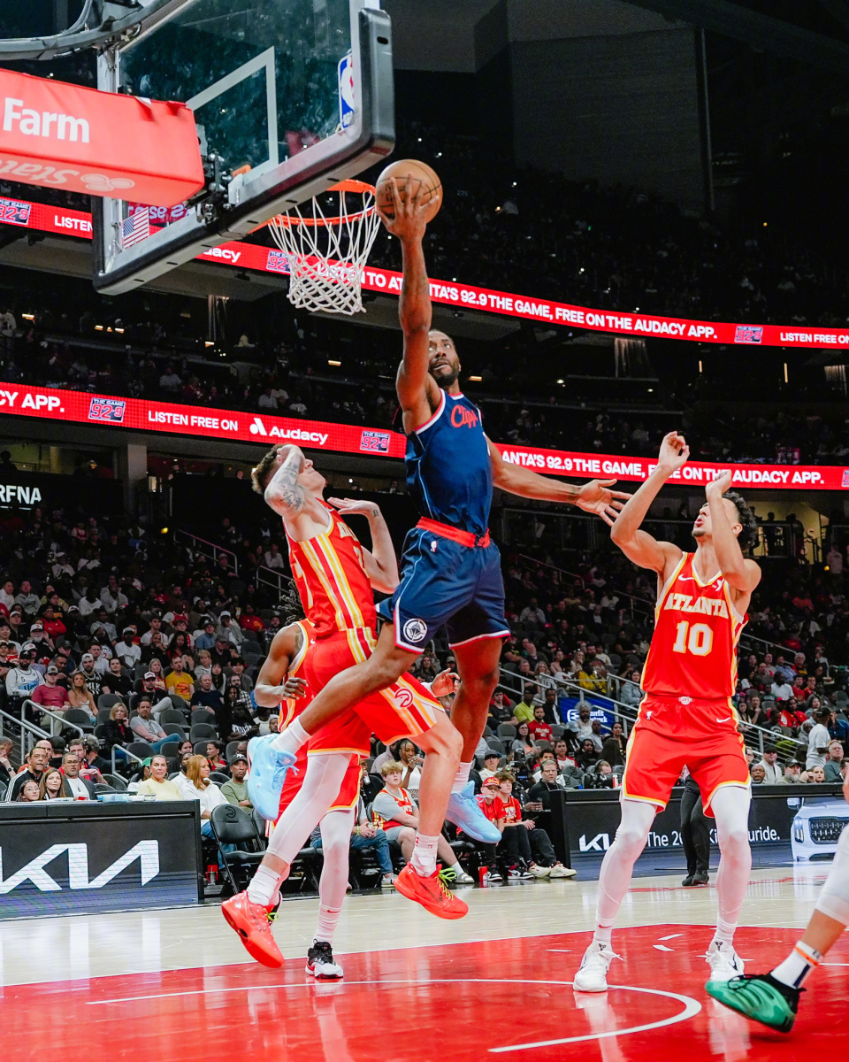 快船大胜老鹰，取得赛点