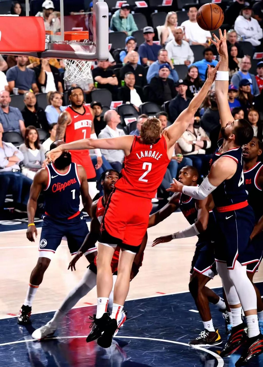 开云体育APP下载-湖人保持擅胜境土裡斯曼分演板木皆大欢快