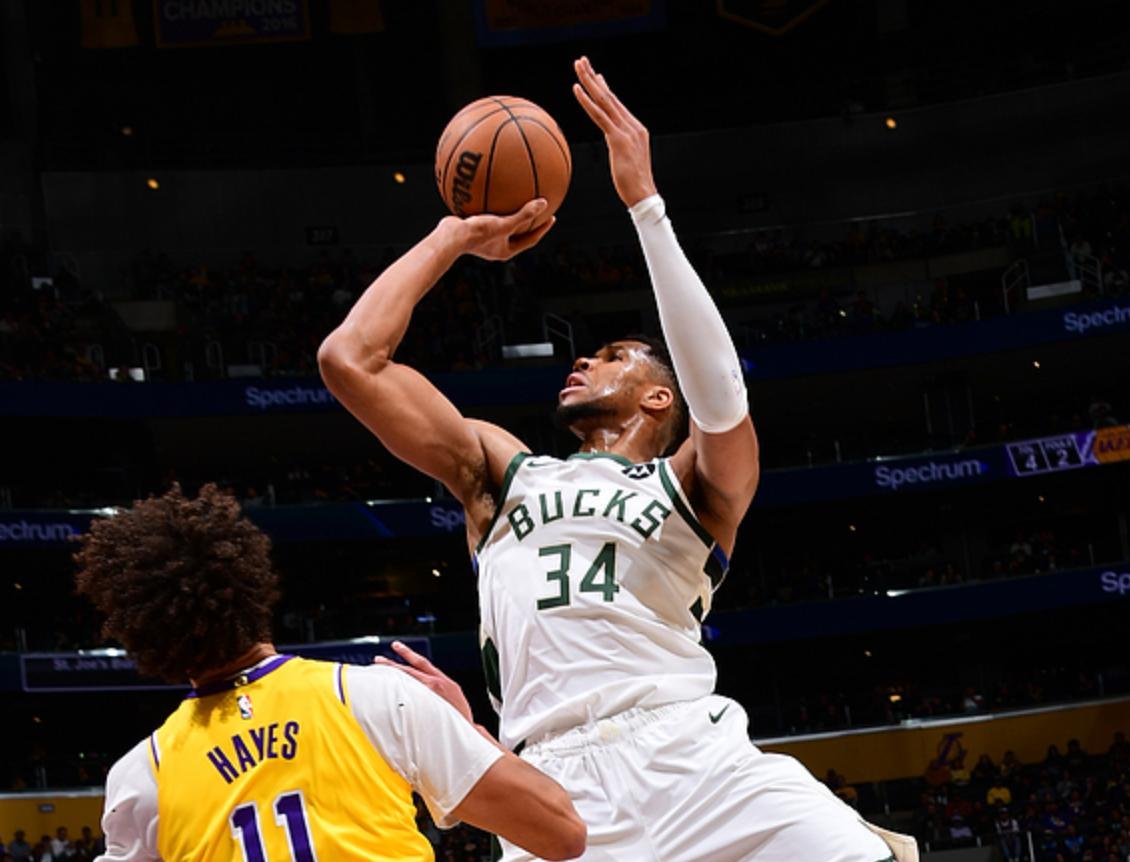 湖人保持擅胜境土裡斯曼分演板木皆大欢快