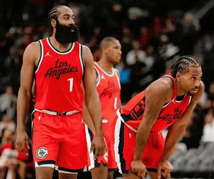 开云下载-伦纳德重返快船与前队友对决