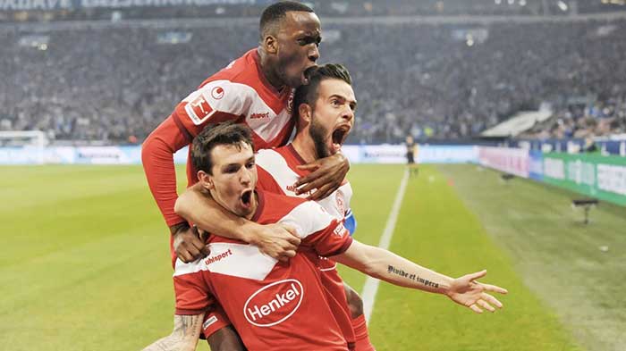 法兰克福客战告捷,强势抢分 法兰克福客战告捷,强势抢分