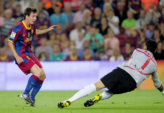 西班牙队大获全胜，锁定欧锦赛门票