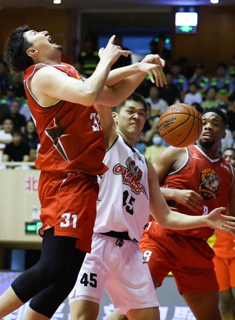 开云体育入口-广西男篮实力被击溃，战绩一落千丈