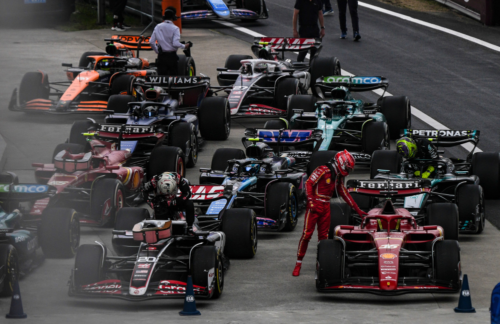 索伯车队险胜阿斯顿马丁，阿隆索统治全场的简单介绍