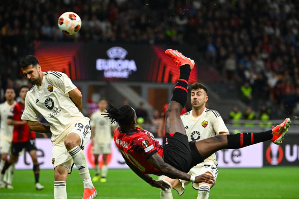 包含勒沃库森横扫波兰，蒂亚戈点燃赛场的词条