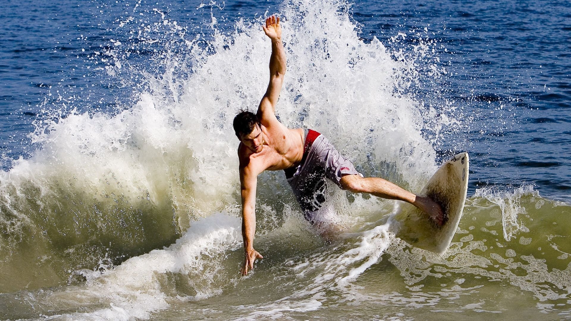 黄潜艇的铁骨，马竞的铁血，和一个名叫硬仗的囚笼